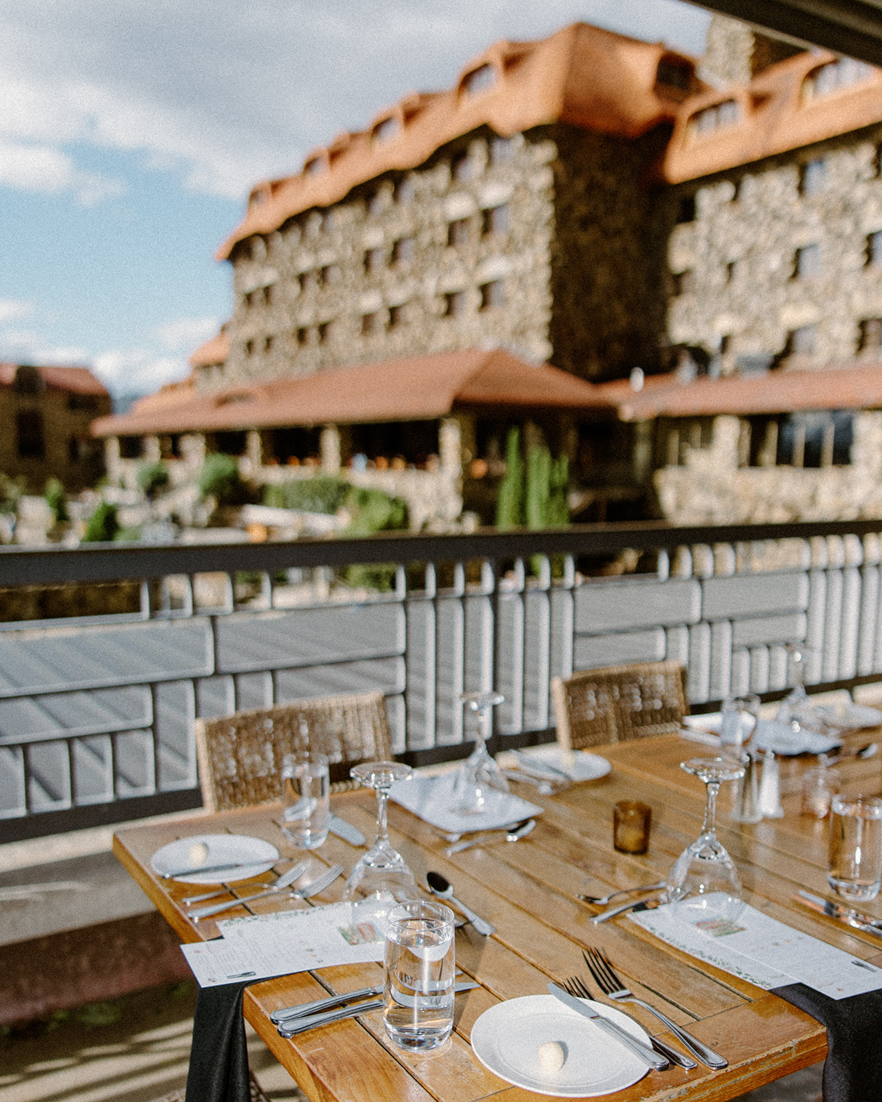 Details at The Omni Grove Park INN
Wedding Table, hotel out of focus in background.
